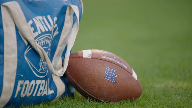 kentucky_football_spring_practice_b-roll.mp4 (720p)